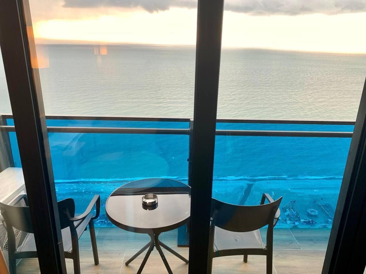 View From Above Orbi City Apartment Batumi Luaran gambar