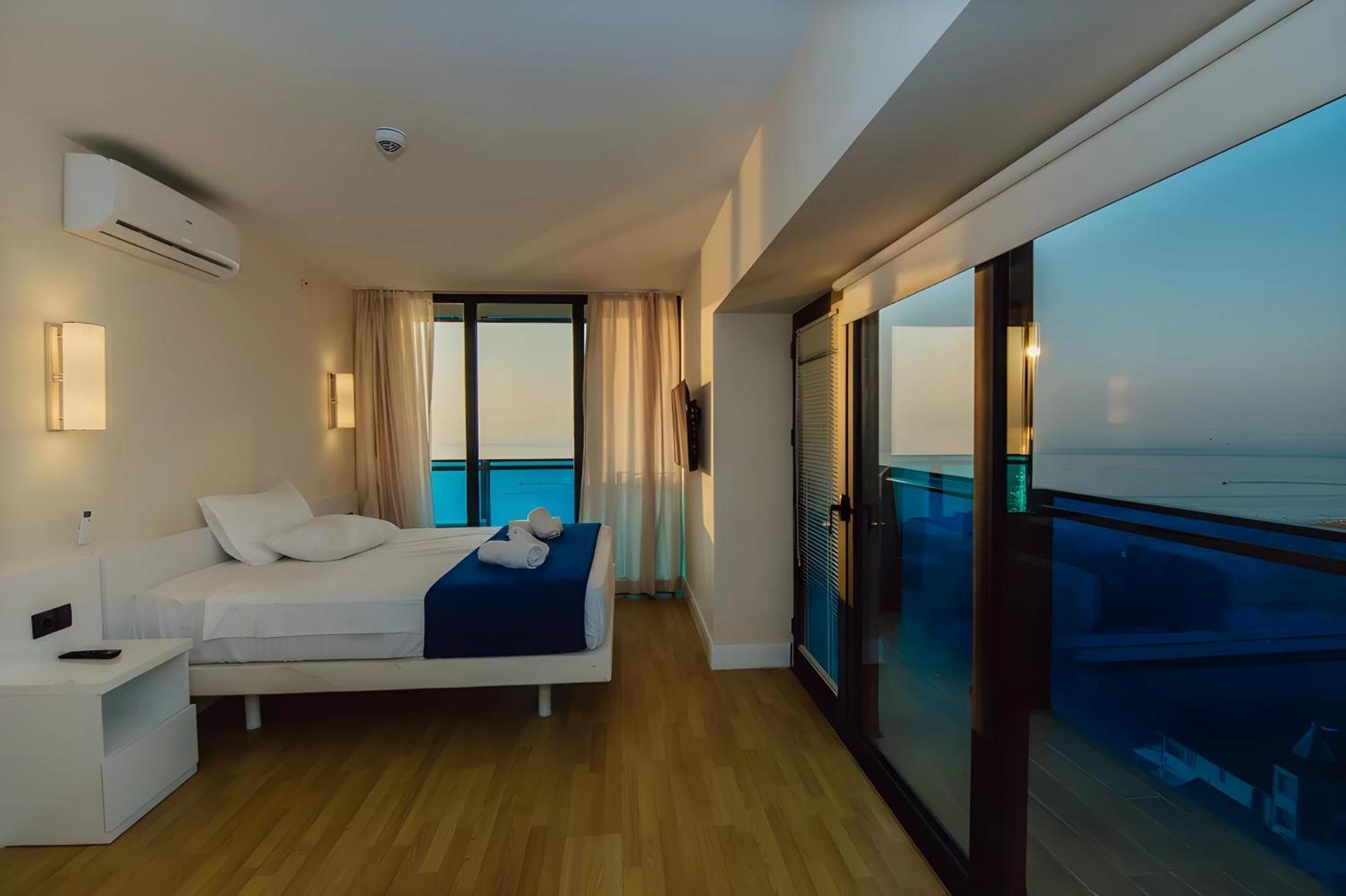 View From Above Orbi City Apartment Batumi Luaran gambar