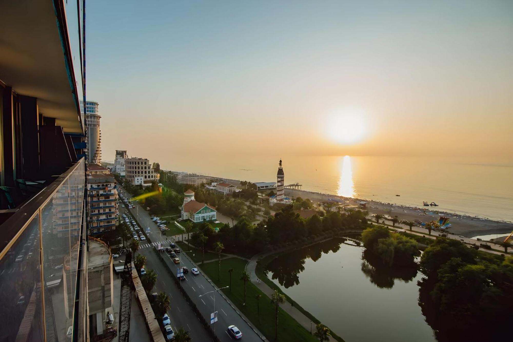 View From Above Orbi City Apartment Batumi Luaran gambar