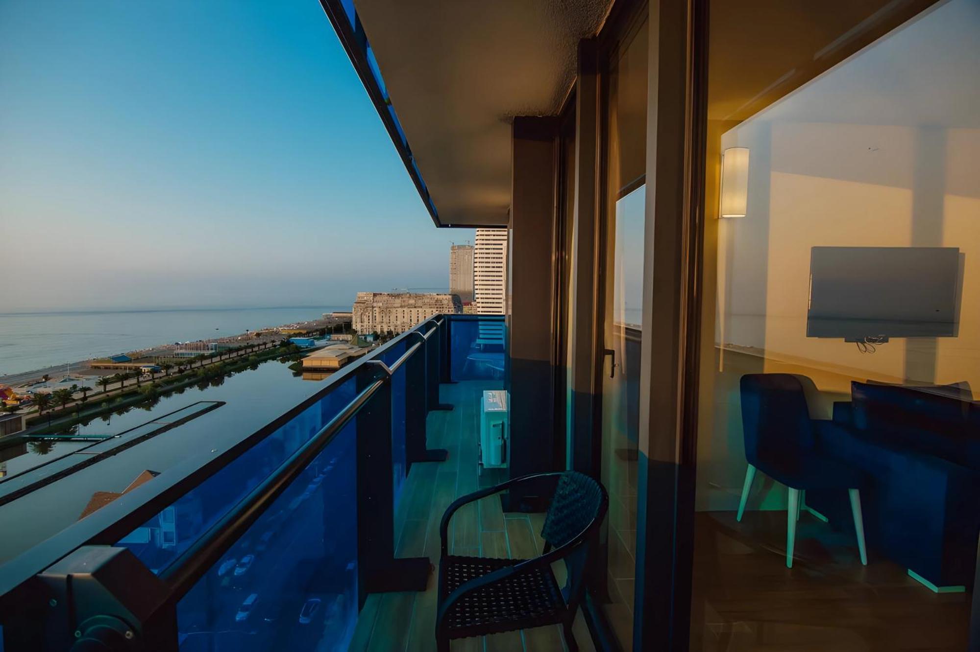 View From Above Orbi City Apartment Batumi Luaran gambar