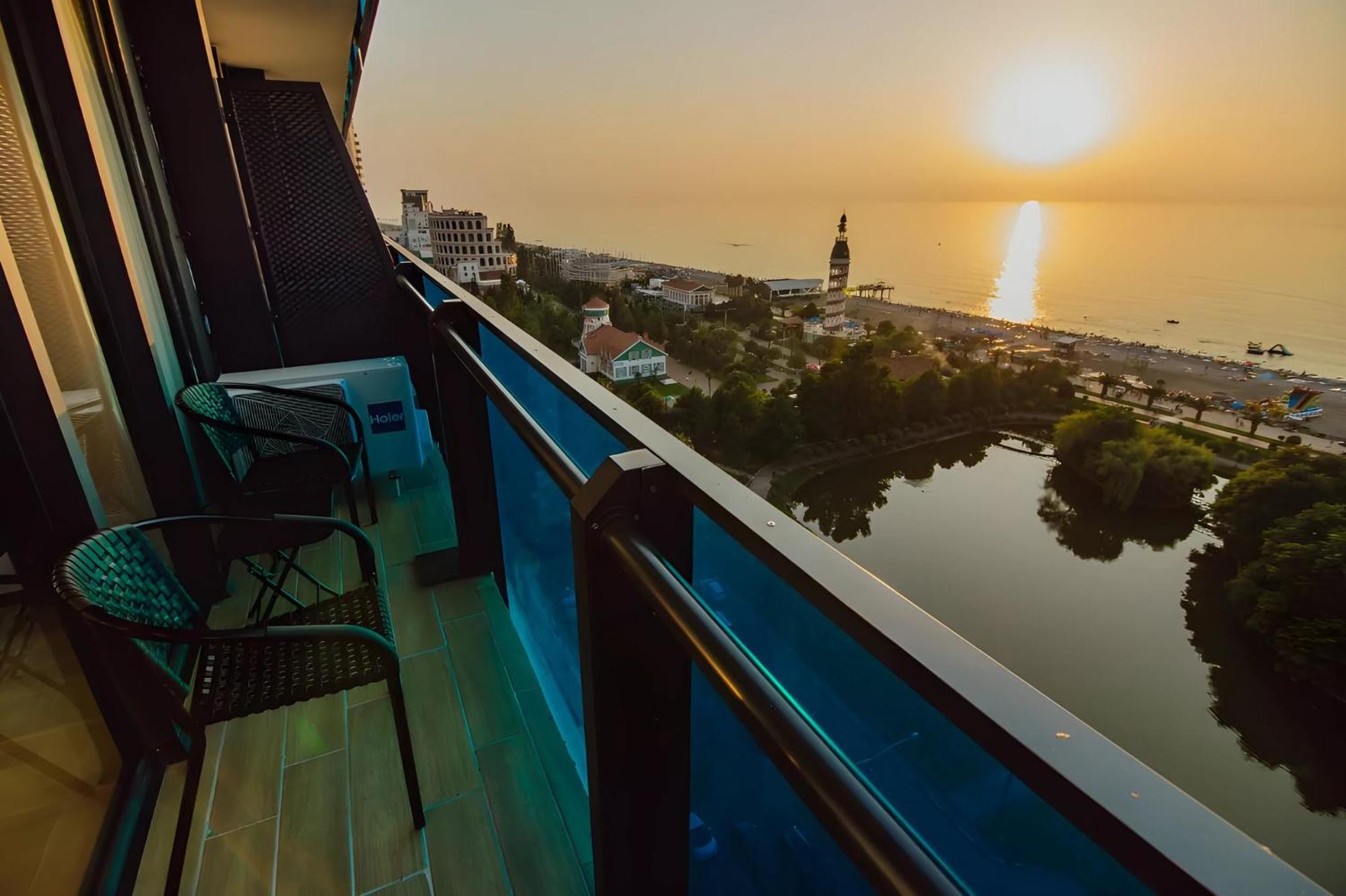 View From Above Orbi City Apartment Batumi Luaran gambar
